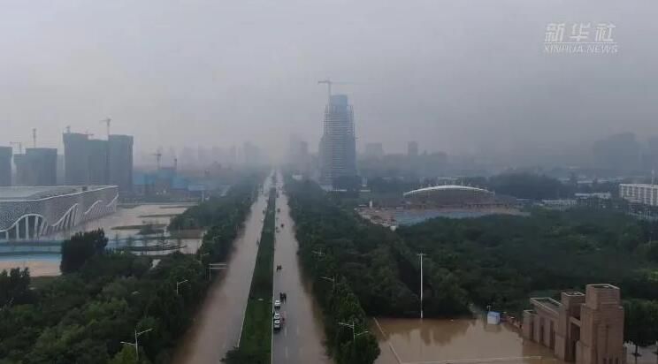 豫飛在行動丨日夜奮戰卸物資,齊心協力抗災情